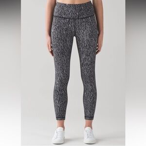 Lululemon High Times Pant
Luon Suited Jacquard Black White
